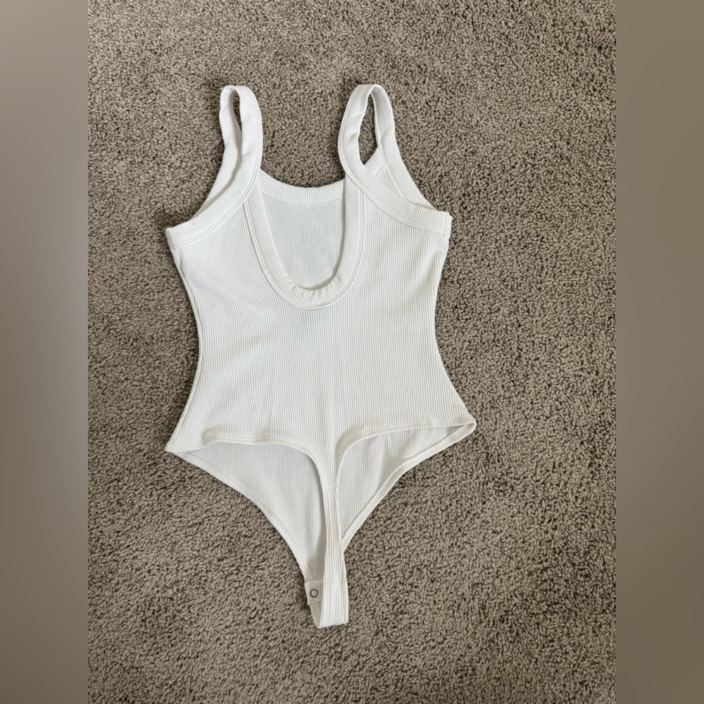 Wild Fable White Ribbed Scoop-Back Bodysuit - Picture 6 of 6